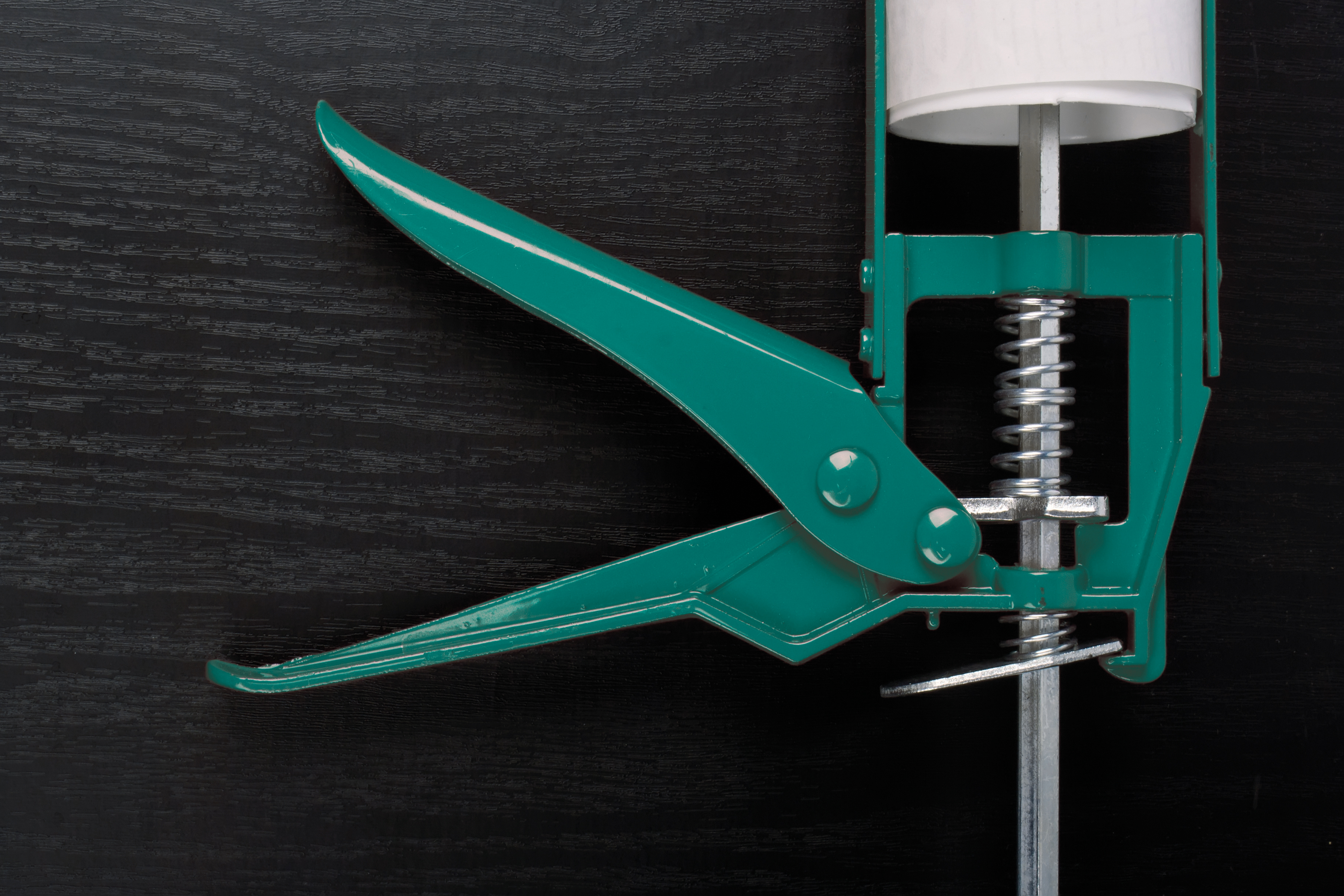 Sealant Guns & Accessories