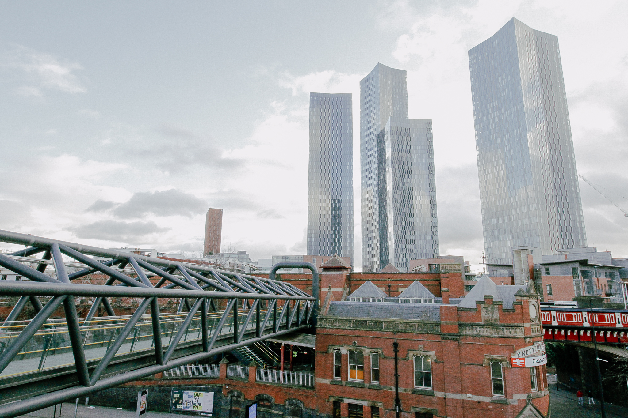 <p>First Street, UK</p>
<p> </p>
<p>DOWSIL™ 791 Waterproofing Sealant & DOWSIL™ 993 Structural Glazing Base and Catalyst</p>