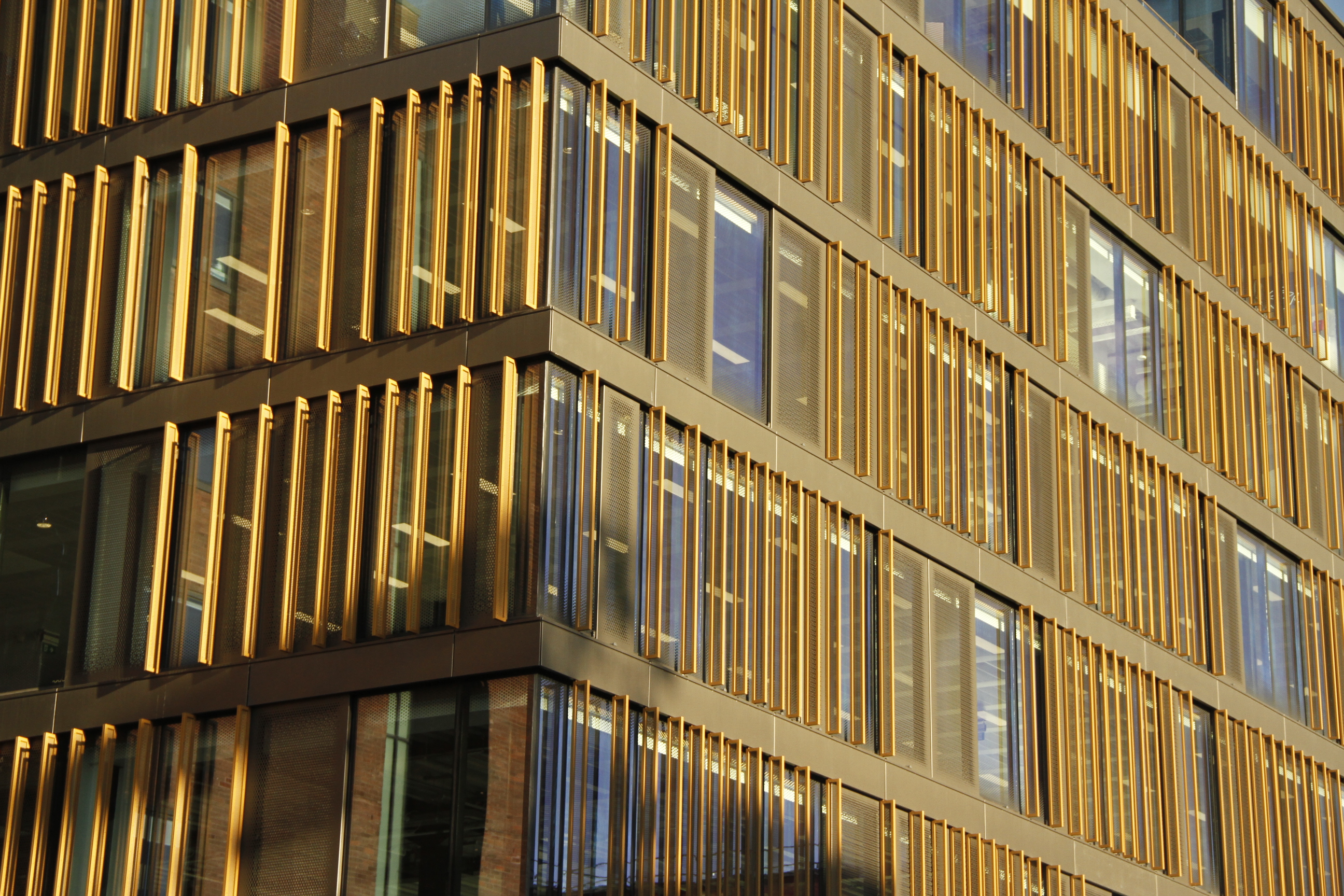 <p>Due to its double-glazed curtain walling from aluminium and vertical steel mesh fins mounted perpendicular to the façade, the project required a premium silicone sealant to meet the architectural design’s performance requirements. DOWSIL™ 993 structural glazing silicone was selected to bond and secure not only the large glass units but also natural stone elements of the unitised systems.</p>