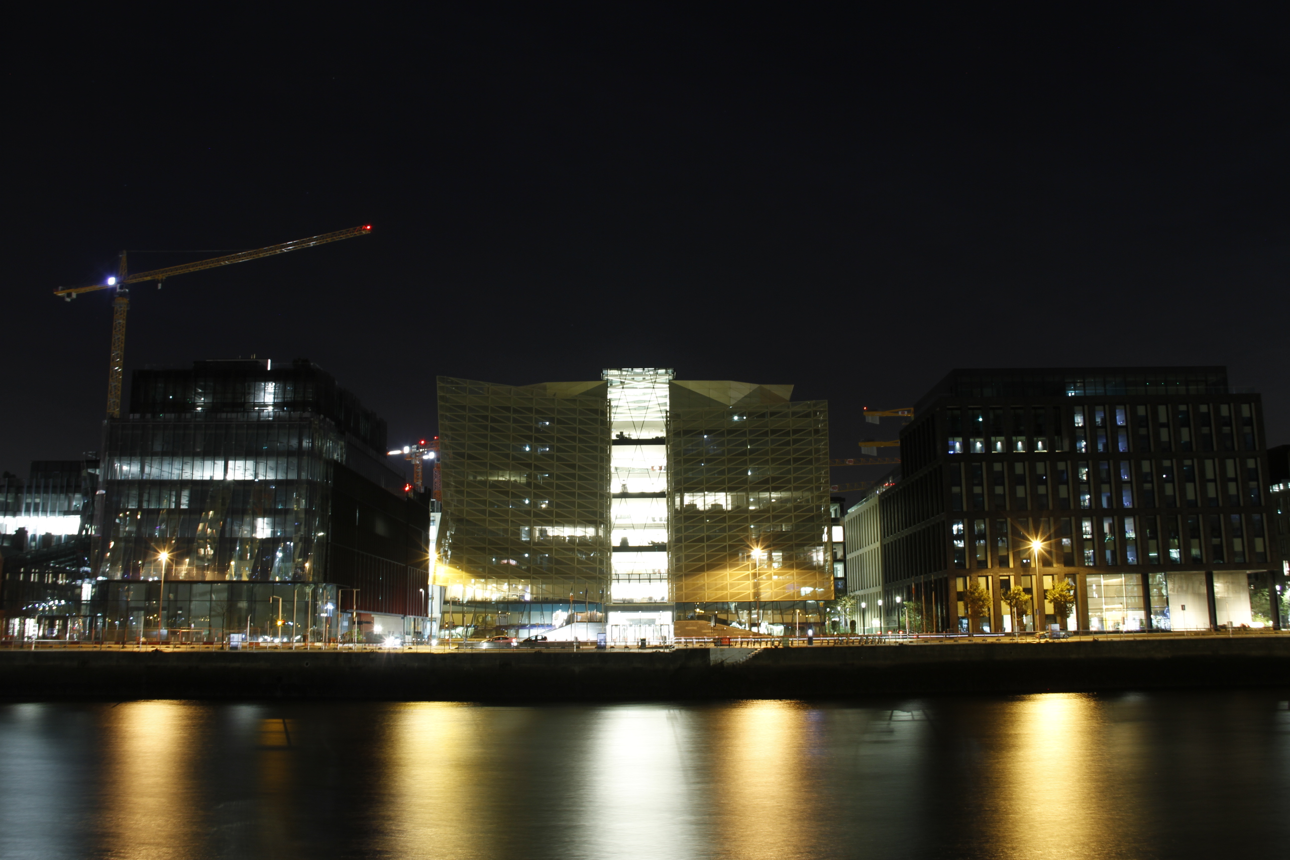 <p>In addition to the use of exposed concrete and brick to complement the surrounding buildings, 26 York Street features an impressive façade design. Here, DOWSIL™ 791 silicone was identified as the ideal product to seal the glazing, thanks to its superior weathering characteristics and high strength bond.</p>