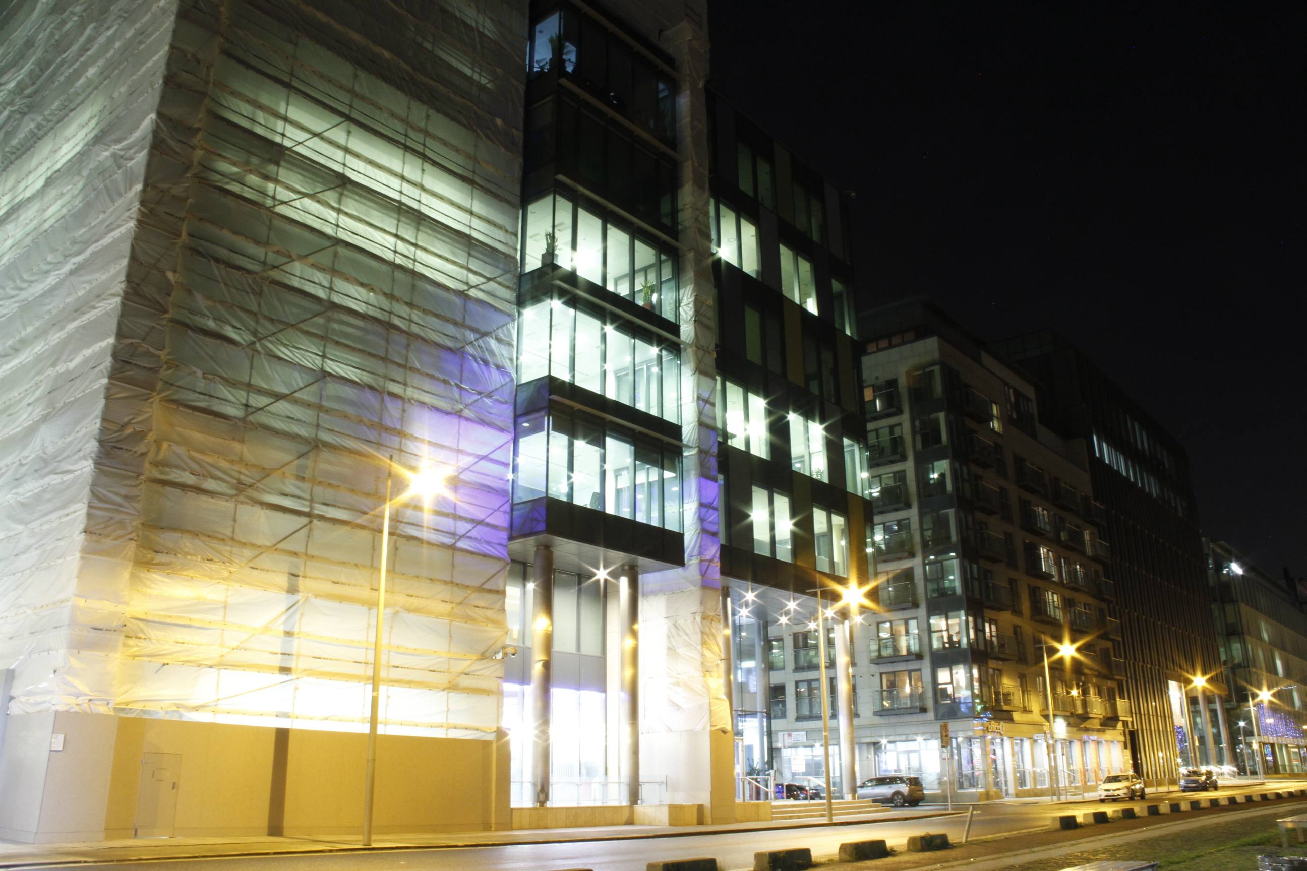 <p>Hanover Quay, Dublin</p>
<p> </p>
<p>DOWSIL™ 993 Structural Glazing Base and Catalyst</p>