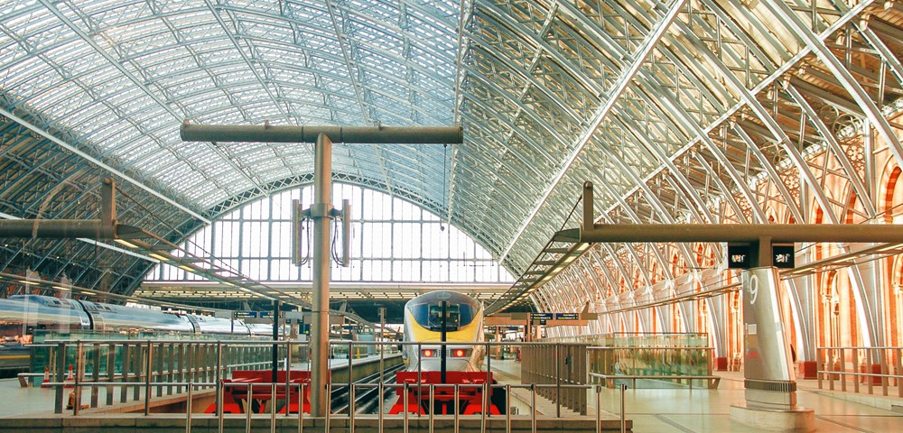 <p>St Pancras Station, London</p>
<p> </p>
<p>DOWSIL™ 993 Structural Glazing Base and Catalyst</p>