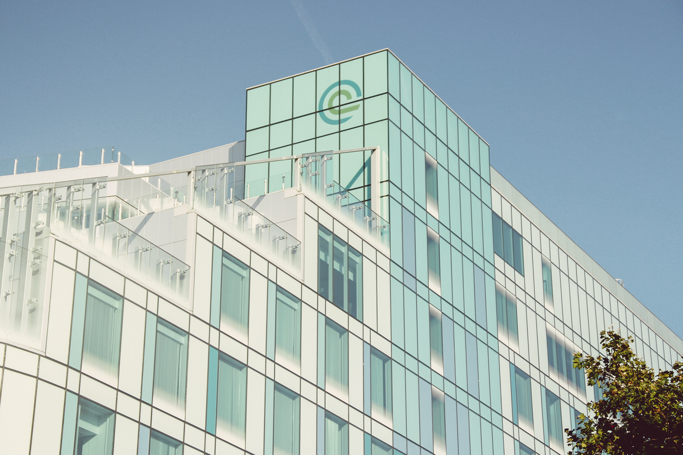 <p>Clatterbridge Cancer Centre, Liverpool</p>
<p>DOWSIL™ 791 Weatherproofing Silicone Sealant & DOWSIL™ 993 Silicone Structural Glazing Sealant</p>