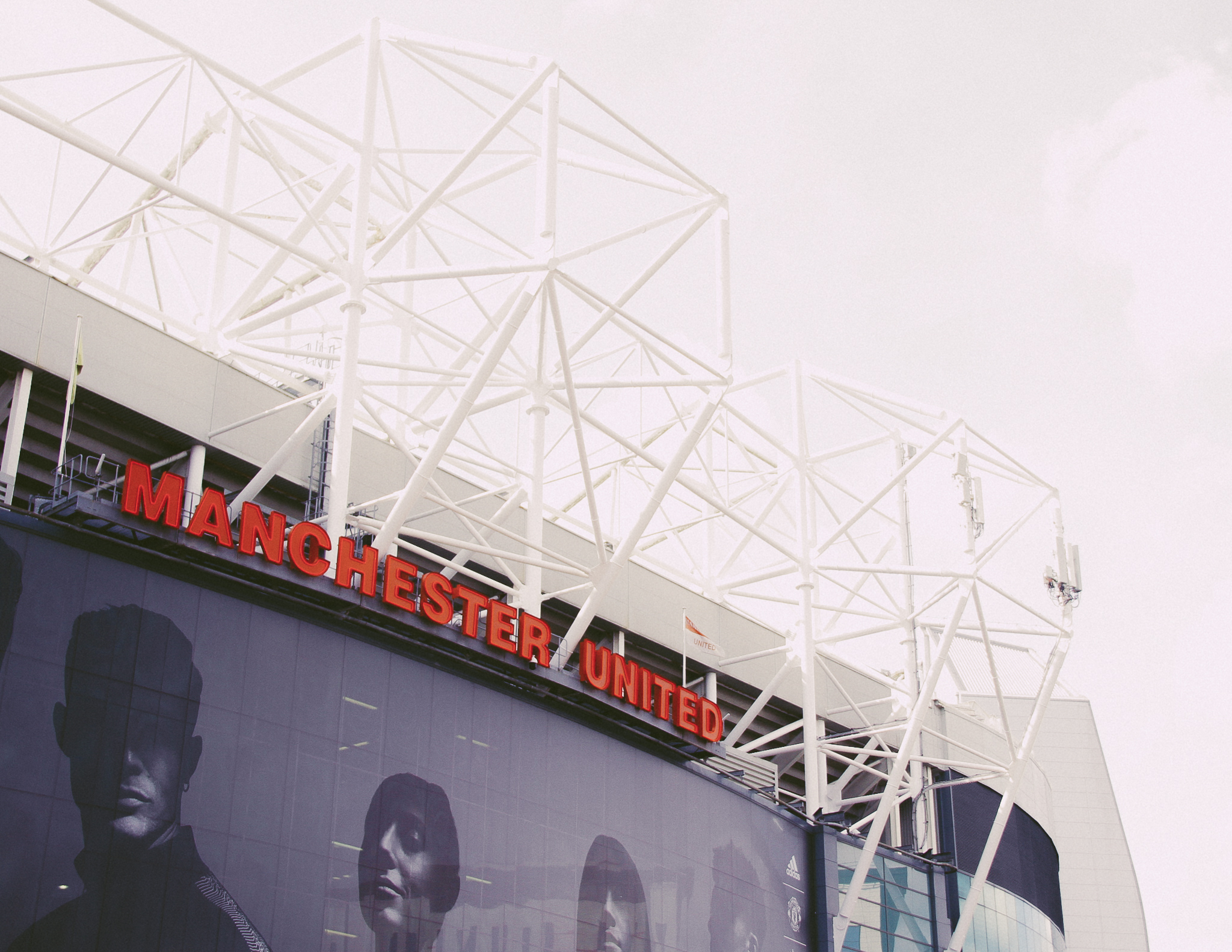 <p>Old Trafford, Manchester</p>
<p> </p>
<p>DOWSIL™ 993 Structural Glazing Base and Catalyst</p>