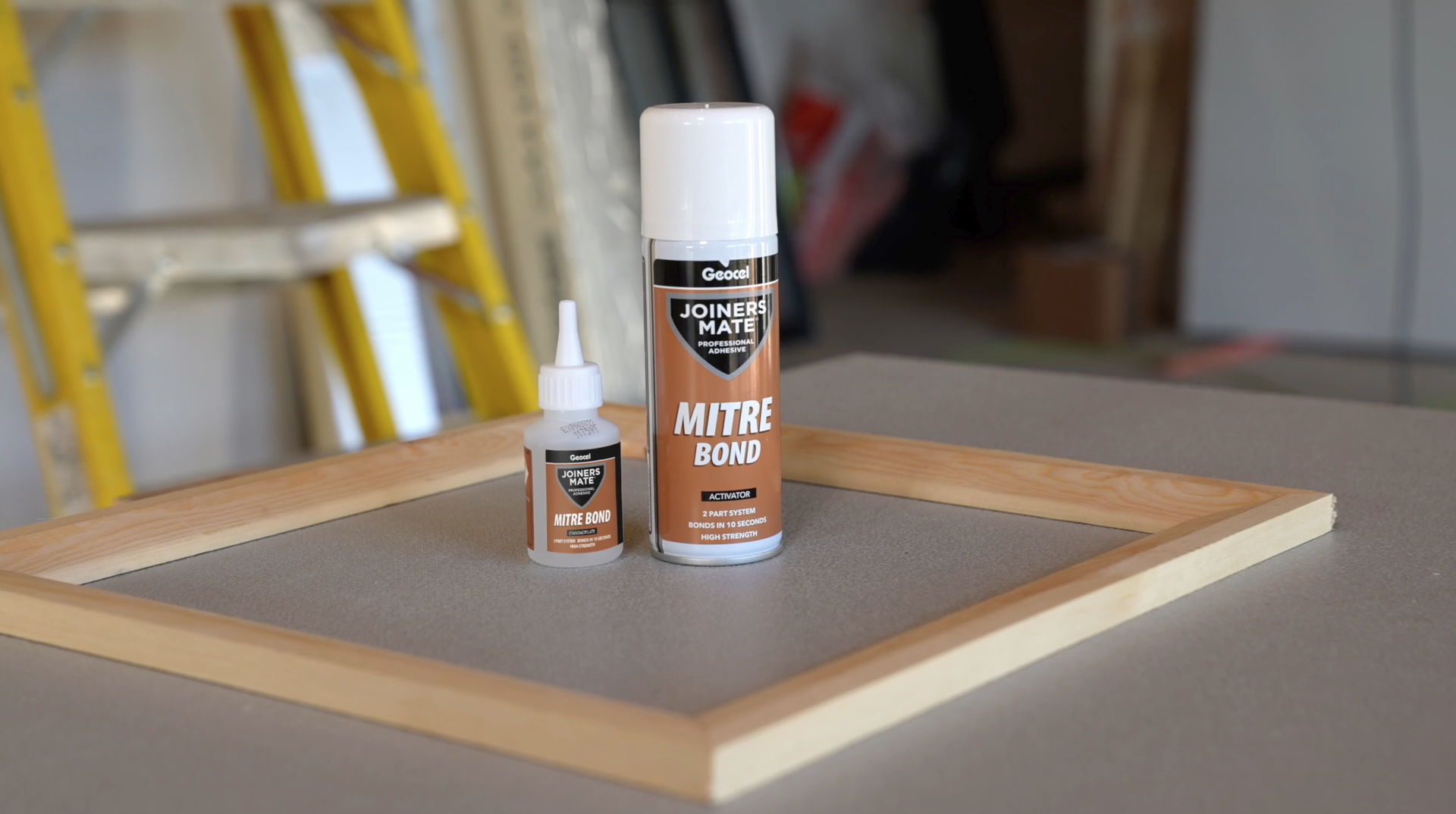 <p>Joiners Mate Mitre Bond bonds in just 10 seconds.</p>